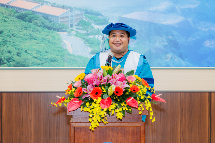 博士畢業生代表-海科系艾博內同學圖片